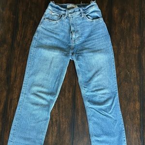 Abercrombie 90s Ultra High Rise Straight Jeans